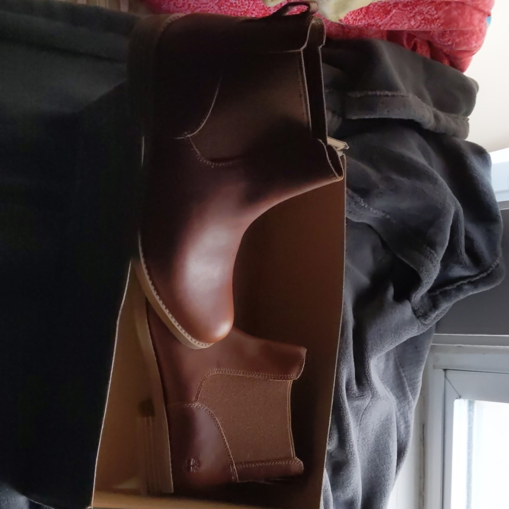 New Timberland Woman's Magby Chelsea Boots